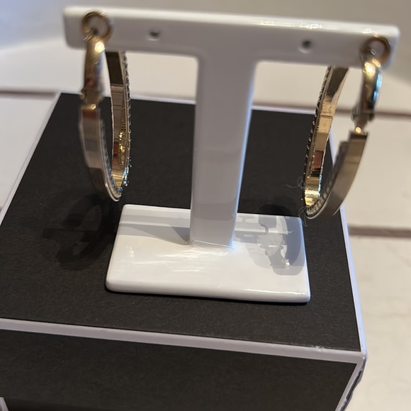 GOLD plated oval hoop earrings with crystals - Picture 3 of 6